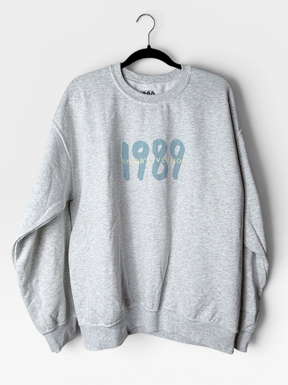 Taylor Swift 1989 Crewneck Sweater Size L Heather Gray (G)